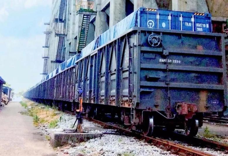 齊心協(xié)力 抗災(zāi)保供——景焦能源公司全力保障九江萍鋼公司焦炭需求2.jpg 齊心協(xié)力 抗災(zāi)保供——景焦能源公司全力保障九江萍鋼公司焦炭需求2.jpg